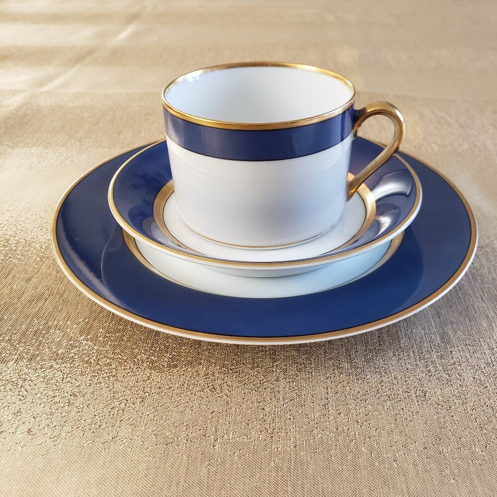 Fitz & Floyd Renaissance Cobalt Blue on White Gold Accents Trio Set Cup Saucer a